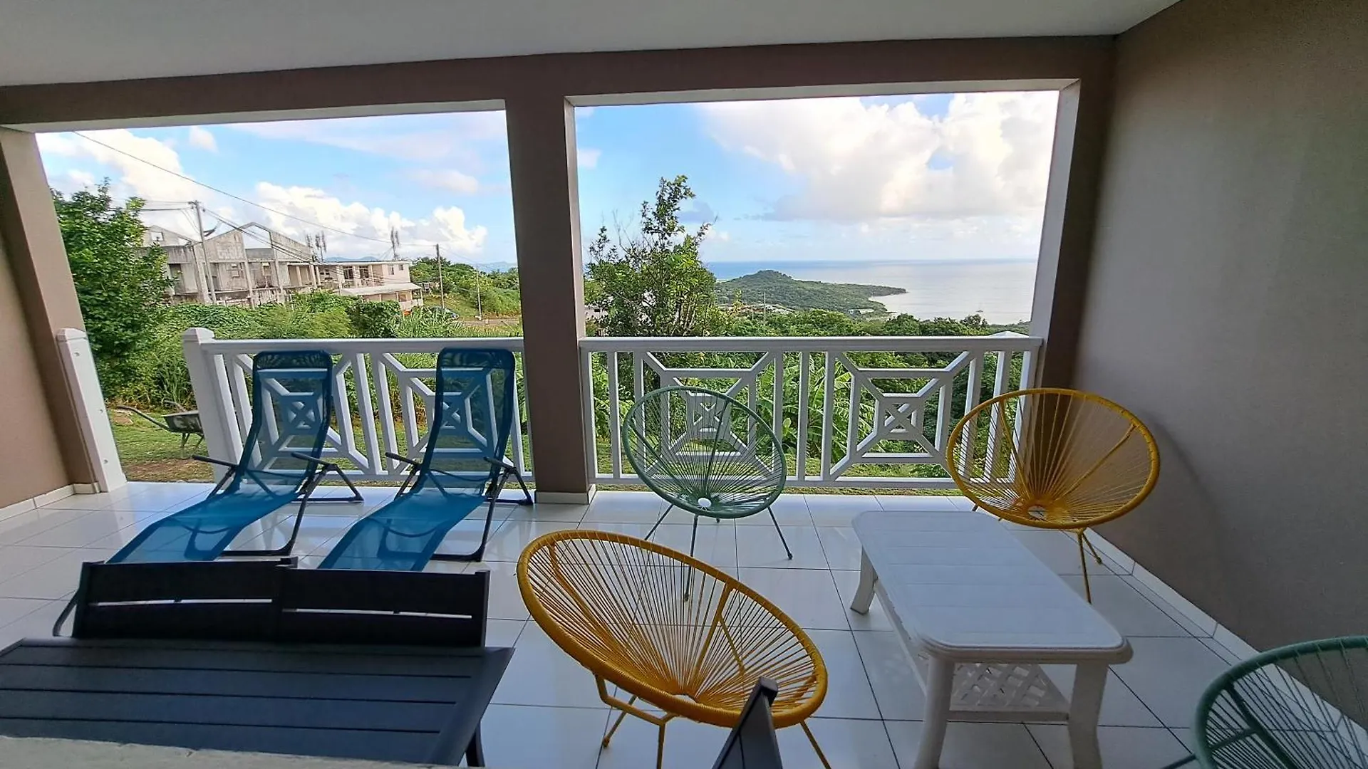 Bas De Villa Le Rocher Avec Vue Sur Mer Le Diamant 0*,  Martinique